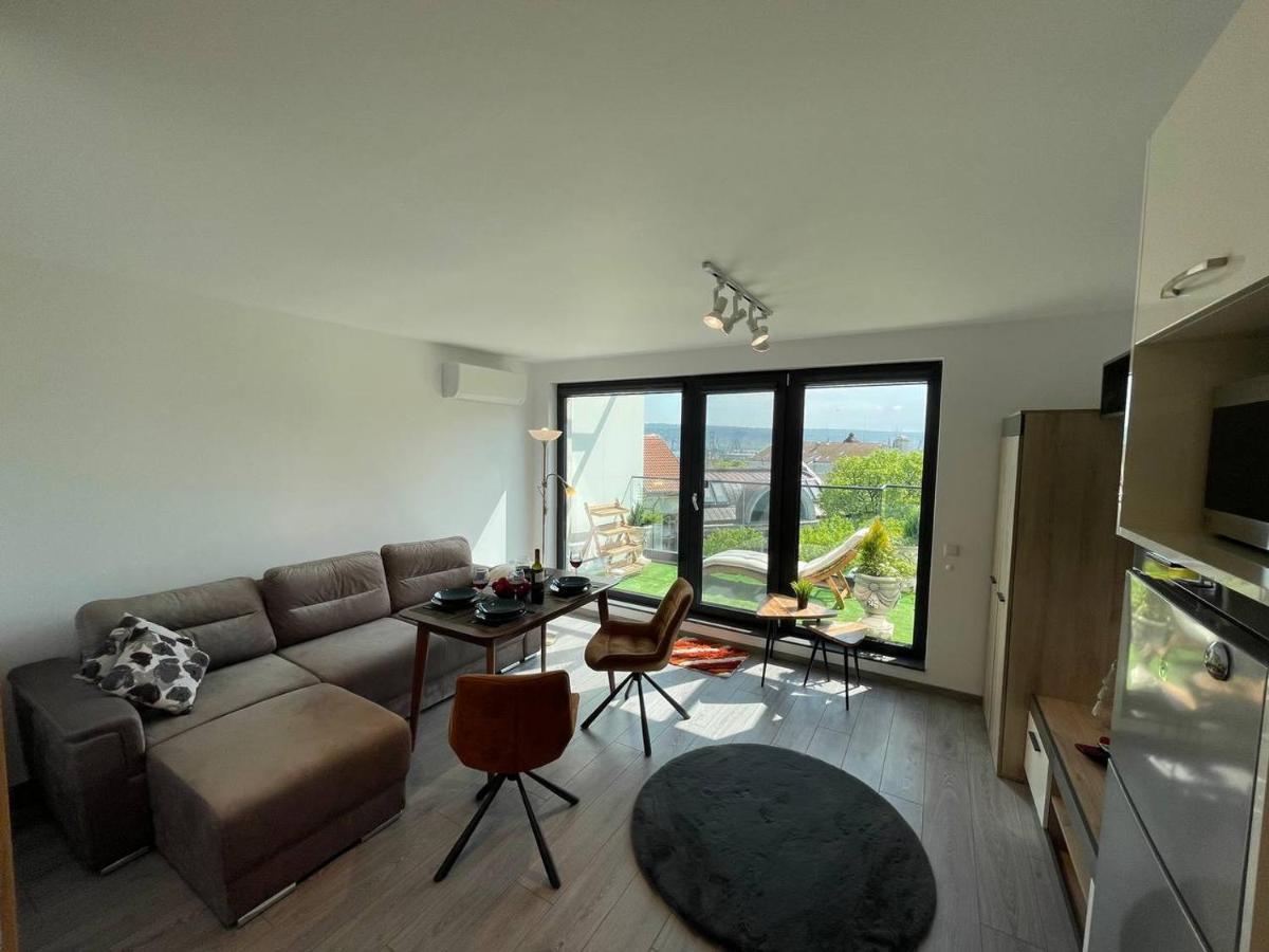 Panoramic Apartment In Varna With Underground Parking Exterior photo